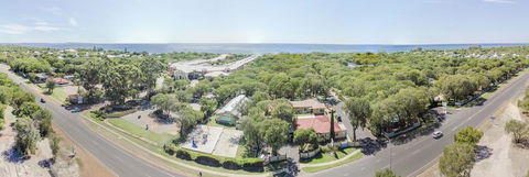Amblin Holiday Park - Accommodation Bookings 2
