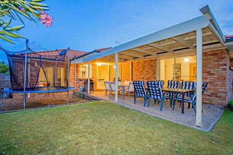 Anaheim Family Lodge By Getastay - Accommodation Bookings 0