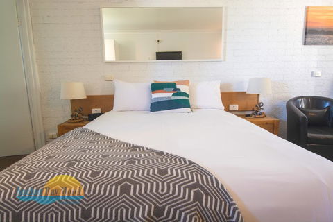 Anchor Bay Motel - Accommodation Bookings 1