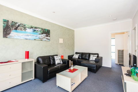 Anglesea River Apartments - 2 Bed Unit 2/4 - Accommodation Bookings 2