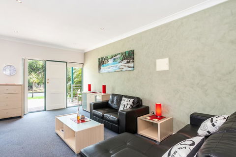 Anglesea River Apartments - 2 Bed Unit 2/4 - Accommodation Bookings 1
