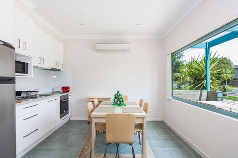 Anglesea River Apartments - 2 Bed Unit 2/4 - Accommodation Bookings 3