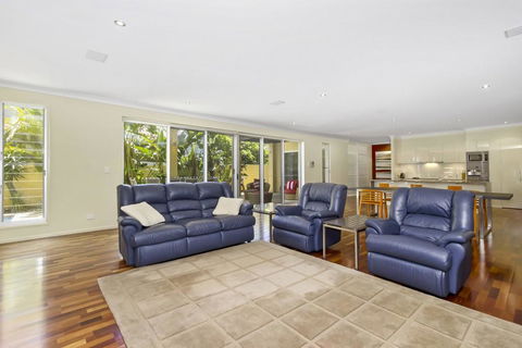 ANGOURIE HOUSE - SALT VILLAGE - Accommodation Bookings 1