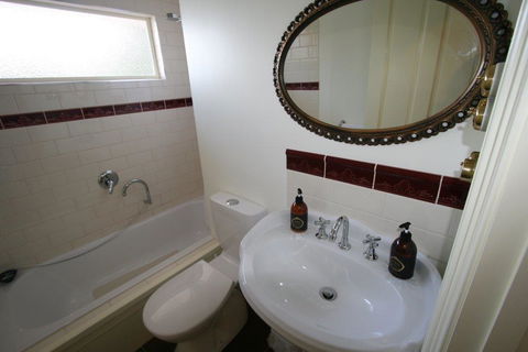 Annies Garden Cottage - Accommodation Bookings 3