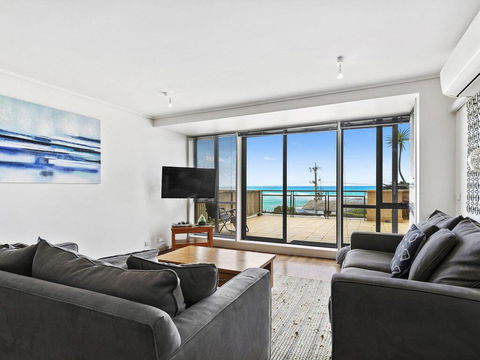 APARTMENT 12 PACIFIC APARTMENTS- Across From The Pier - Accommodation Bookings 3