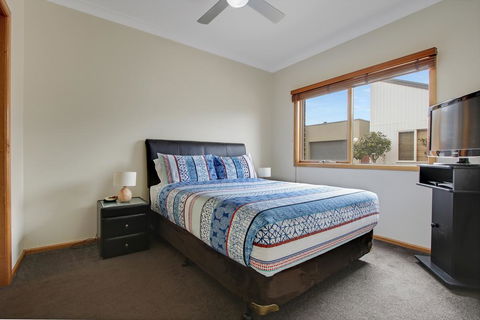 Apartments On Church - Unit 7 - Accommodation Bookings 1