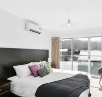 APOLLO 13 STUDIO - free wifi opposite beach - Accommodation Bookings