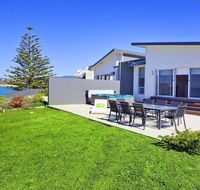 Aqua - views over jones beach - Accommodation Bookings