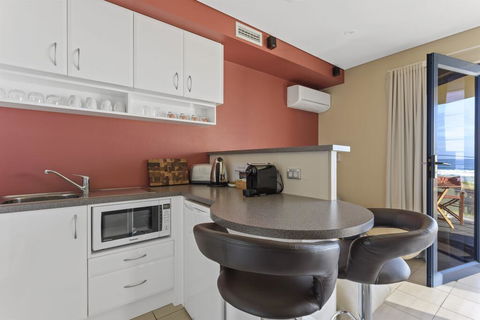 Aqua Shores Studio - Accommodation Bookings 1