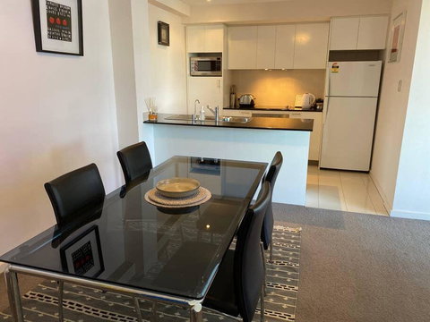 ARENA CENTRAL EXEC VIEWS WINE NETFLIX WIFI PARKING - Accommodation Bookings 2