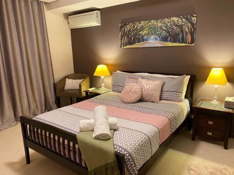 ARENA RESORT STYLE EXEC FREE NETFLIX WIFI WINE - Accommodation Bookings 3