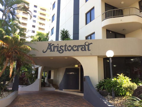 Aristocrat Apartments - Accommodation Bookings 2