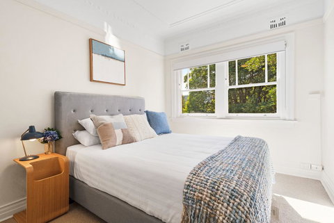 Art Deco Apartment Steps From Harbour And Beach - Accommodation Bookings 1