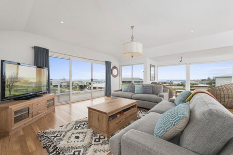 Art House - Accommodation Bookings 3