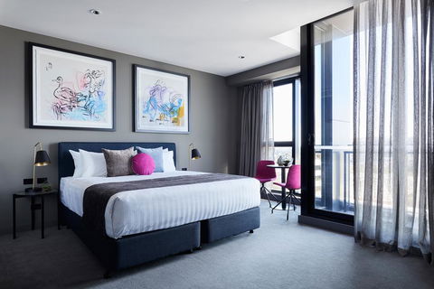 Art Series - The Chen - Accommodation Bookings 2