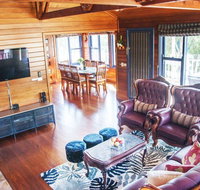 Artee House - A Bright Escape - Accommodation Bookings