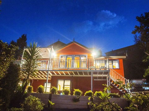 Artee House - A Bright Escape - Accommodation Bookings 2
