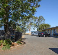 Artesian Motor Inn