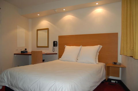 Arts Hotel - Accommodation Bookings 1