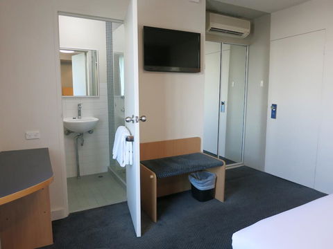 Arts Hotel - Accommodation Bookings 3