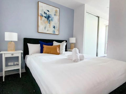 MA4004-1 BR, Lvl 40 Stylish Marco High Rise Home - Accommodation Bookings 1