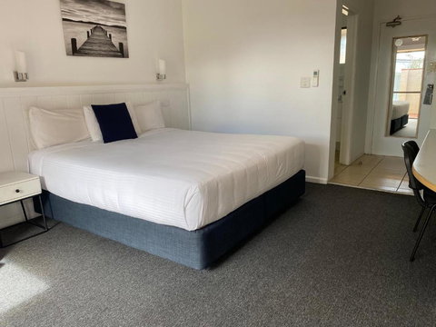Macquarie Barracks Motor Inn - Accommodation Bookings 3