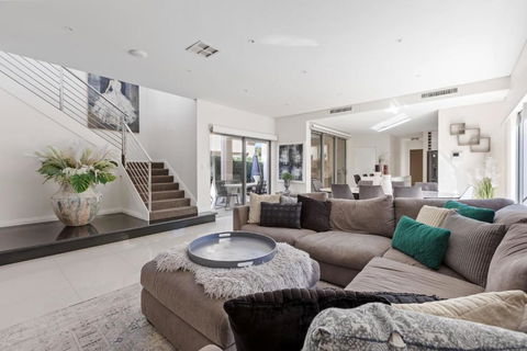 Luxury Beachside Residence - Accommodation Bookings 1