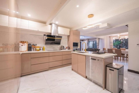 Luxury Living 2 Bedrooms 4 Beds 2B Athrooms In Southern Brisbane+ Parking - Accommodation Bookings 1