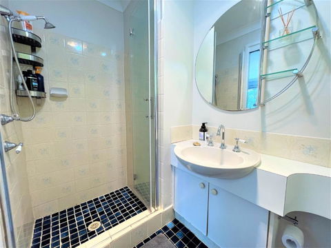 Luxury Mountain Retreat With Gym, Heated Private Pool & Bush Views - Accommodation Bookings 2