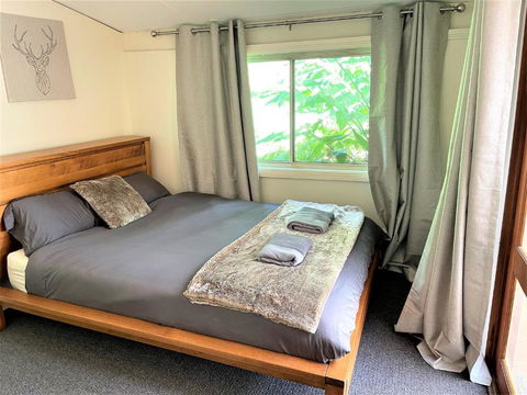 Luxury Mountain Retreat With Gym, Heated Private Pool & Bush Views - Accommodation Bookings 3