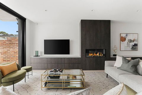 Luxury NEW 5BDRM Oasis With Heated Pool - Accommodation Bookings 3
