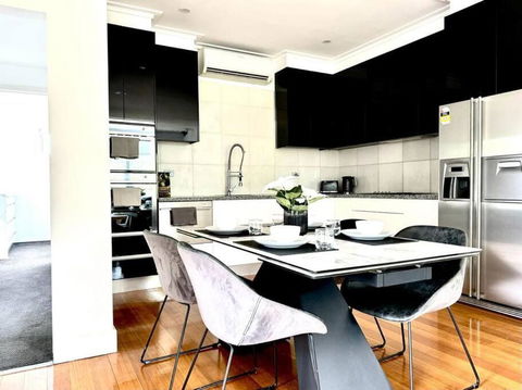 Luxury Stay In Williamstown - Accommodation Bookings 0