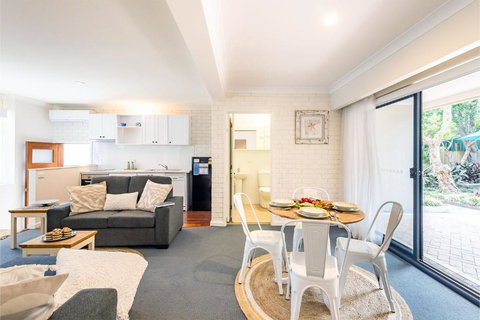 Maestral II 27a Richardson Ave 290 Metres From The Waters Edge Air Con - Accommodation Bookings 3