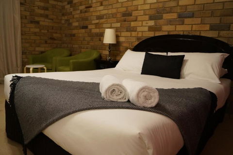 Magdala Motor Lodge & Lakeside Restaurant - Accommodation Bookings 0