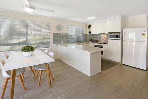 MAINSAIL8- MOOLOOLABA BEACH - Accommodation Bookings 0