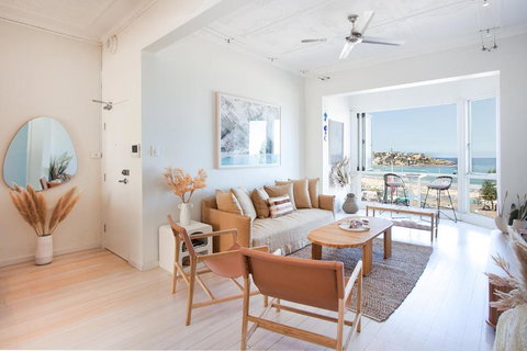 Majestic Beachfront - Accommodation Bookings 1