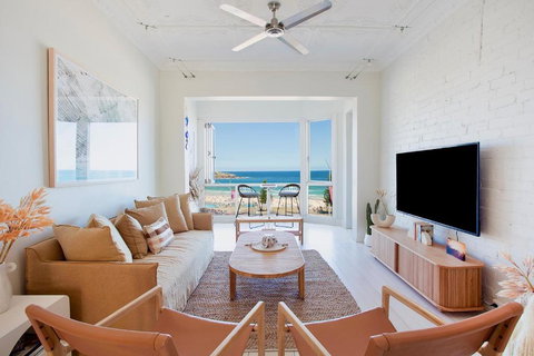 Majestic Beachfront - Accommodation Bookings 2