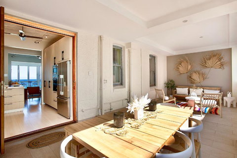 Majestic Beachfront - Accommodation Bookings 3