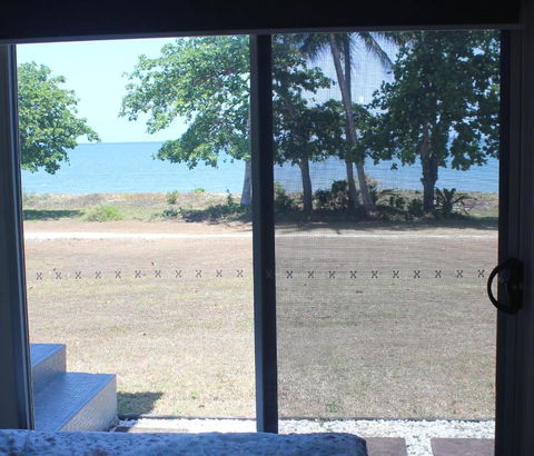 Manta Ray On The Beach - Accommodation Bookings 1