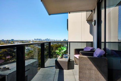 Maribyrnong Marvel Charm With Cityscape Bliss - Accommodation Bookings 0