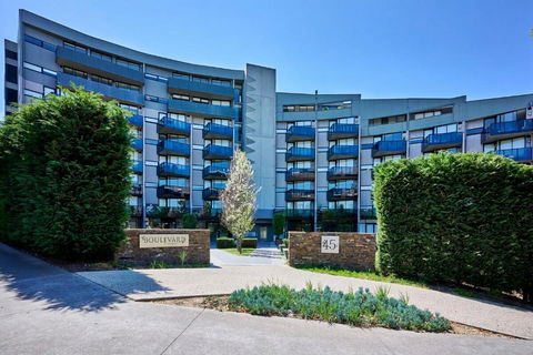 Maribyrnong Marvel Charm With Cityscape Bliss - Accommodation Bookings 2