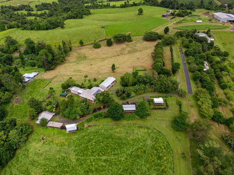 Mena Creek Flower House - Accommodation Bookings 1