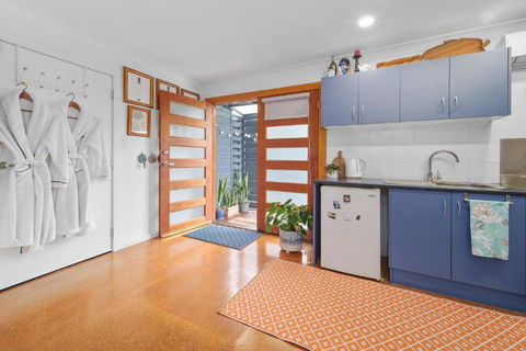 Marche Home Stay, Immaculate Presentation, Private & Relaxing - Accommodation Bookings 2