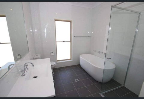 Marulan Rural Getaway - Work Yard - Accommodation Bookings 2