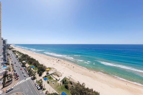 Meriton Suites Surfers Paradise - Accommodation Bookings 3