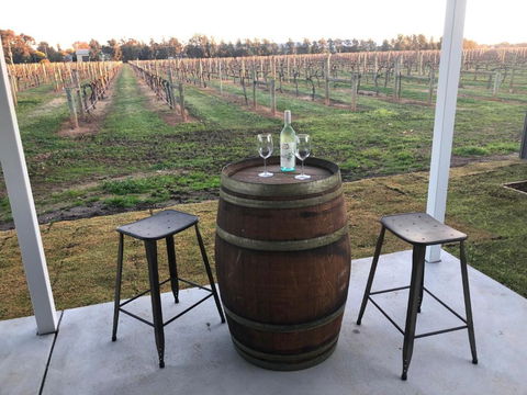 Milawa Vineyard Views - Guesthouse 1 - Accommodation Bookings 1
