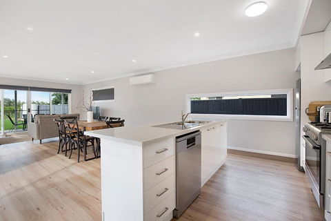 Milawa Vineyard Views - Guesthouse 2 - Accommodation Bookings 3