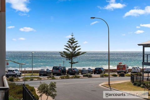 Moana Seaside Retreat - 2 Bedroom, Spa , Living Area & Pet Friendly - Accommodation Bookings 0