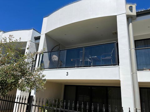 Moana Seaside Retreat - 2 Bedroom, Spa , Living Area & Pet Friendly - Accommodation Bookings 3