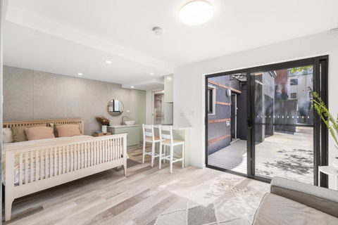 Modern Studio, Minutes To Ferry, City, CBD - Accommodation Bookings 1
